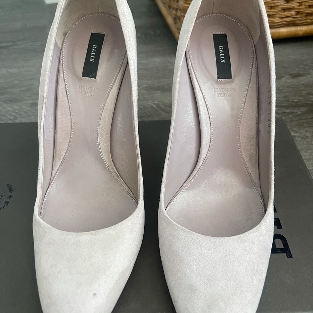 Suede heels